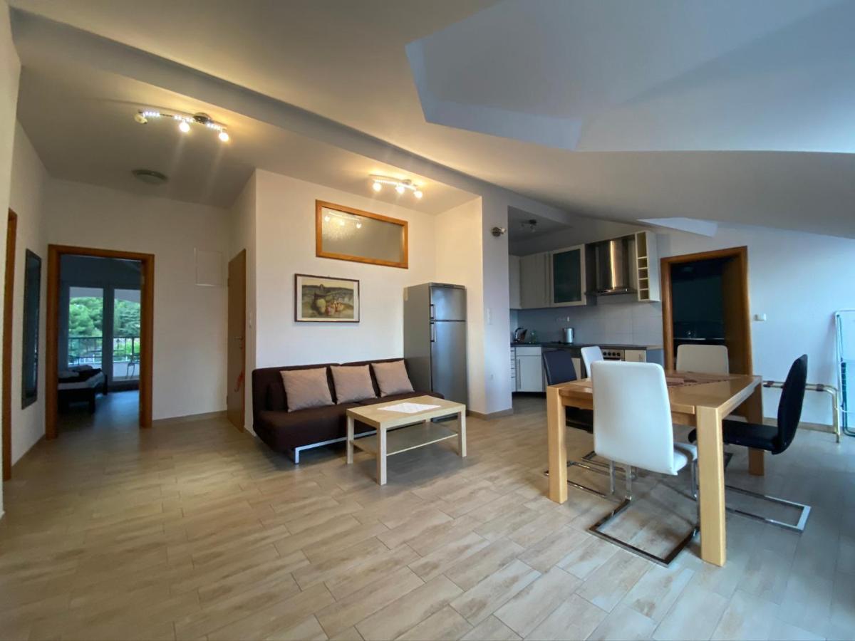 Apartments Grozdana Gradac  Esterno foto